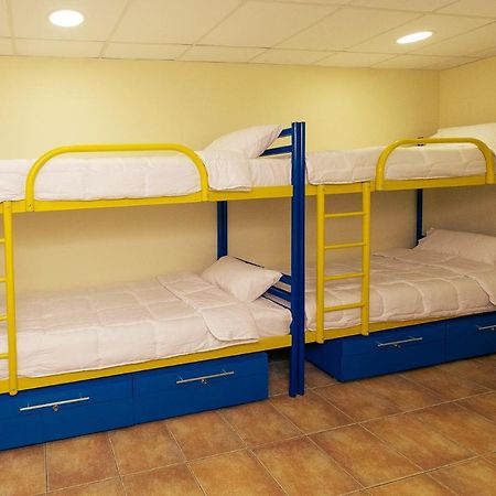 Tenistiy Hostel โอเดสซา ภายนอก รูปภาพ