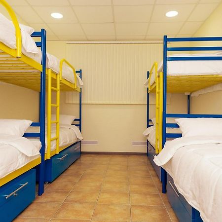 Tenistiy Hostel โอเดสซา ภายนอก รูปภาพ