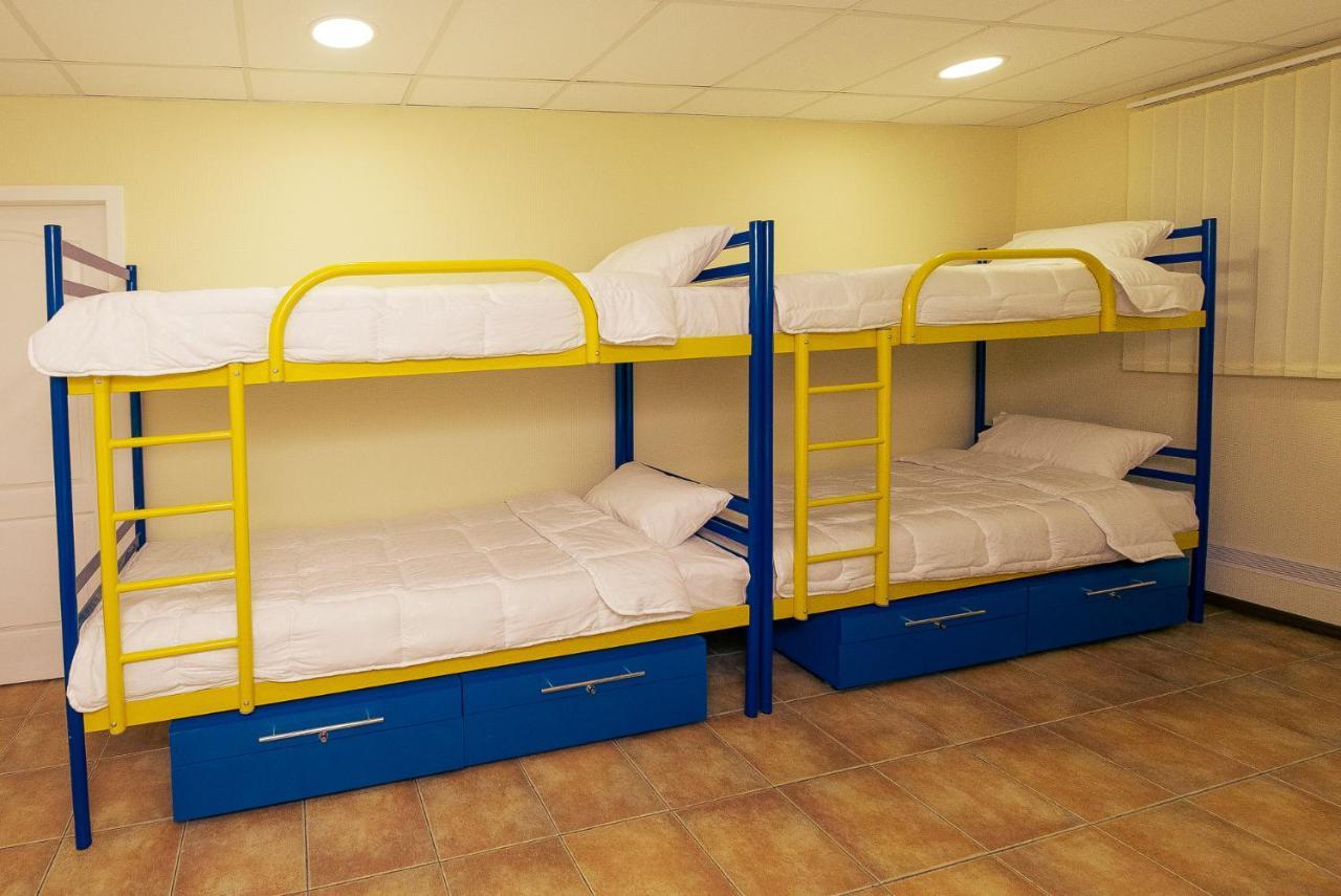 Tenistiy Hostel โอเดสซา ภายนอก รูปภาพ